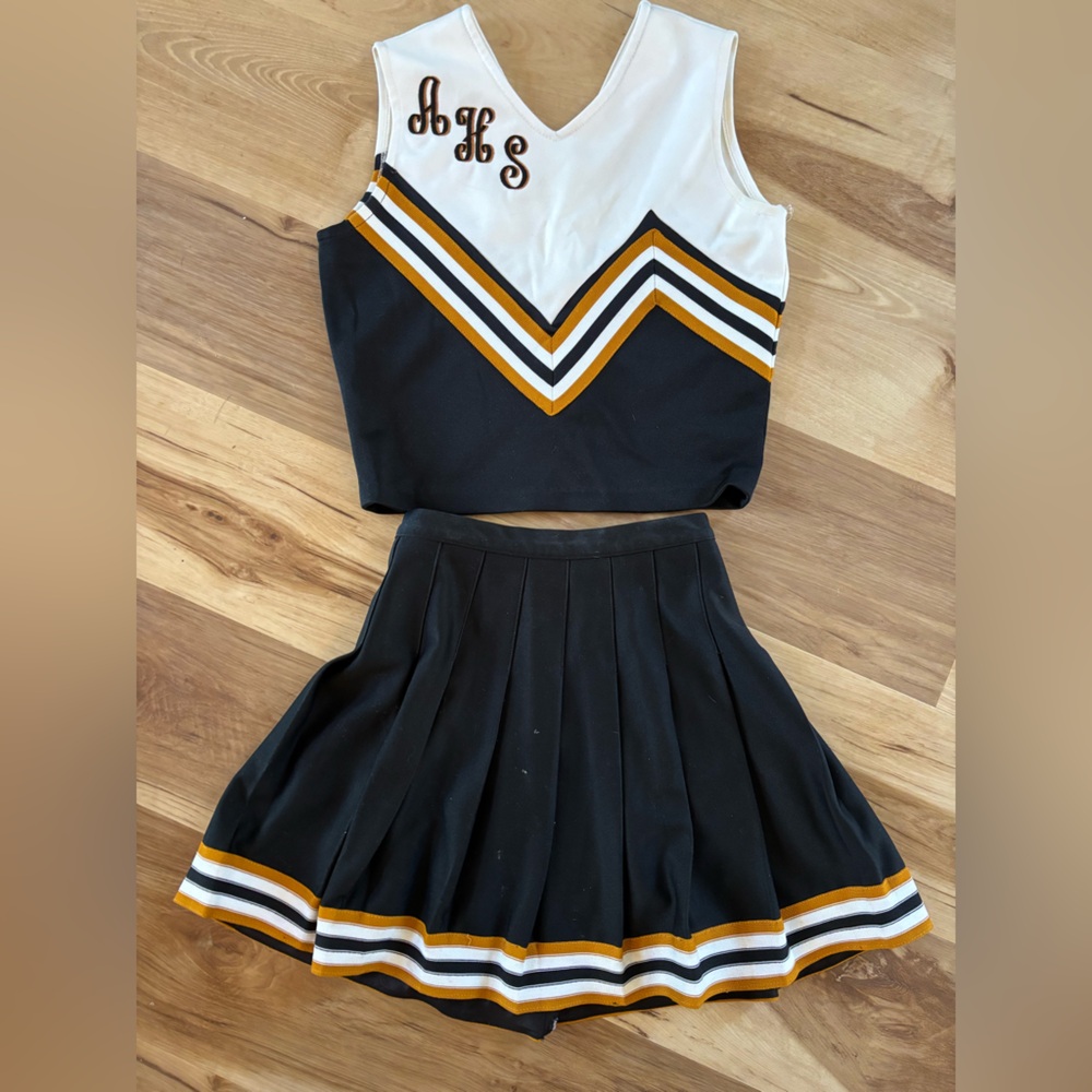 Cheerleader Uniform great for Halloween
